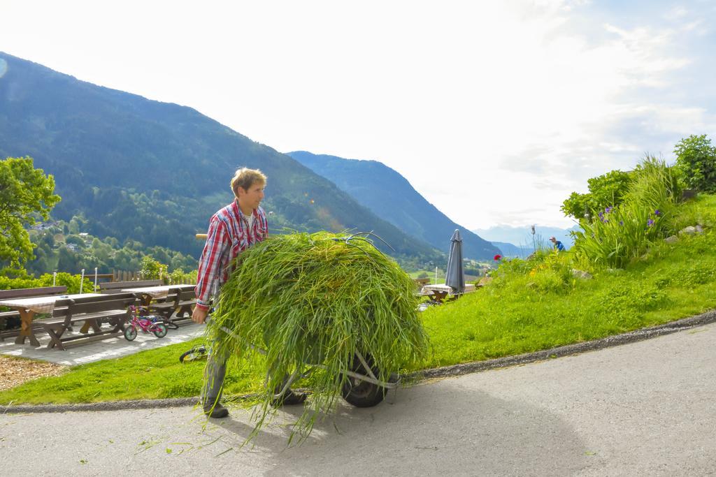 Hotel Gaestehaus Berger - Priglhof Treffen Esterno foto